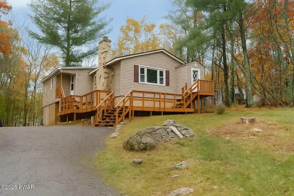 113 Lancet Circle, Dingmans Ferry, PA 18328