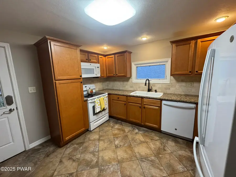 818 Henry Street, Archbald, PA 18403 - Image #3