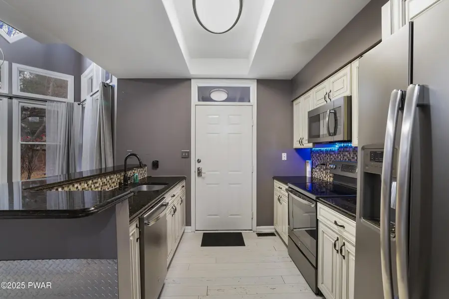 222 Abbington Drive, East Stroudsburg, PA 18302 - Image #2