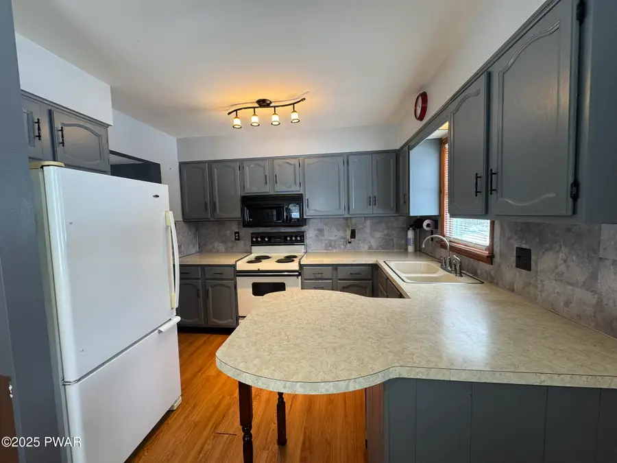 1995 Creek Drive, Waymart, PA 18472 - Image #2