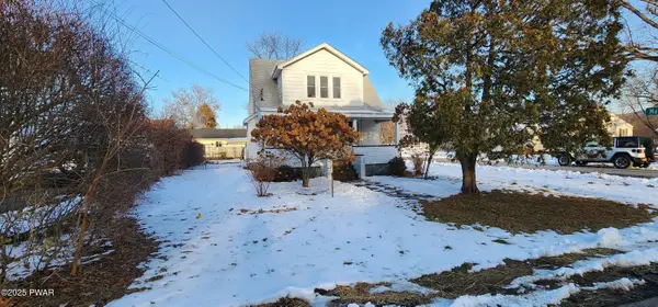 101 Oak Avenue, Matamoras, PA 18336
