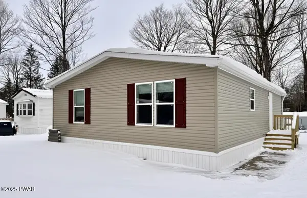 120 Middle Road, Greentown, PA 18426