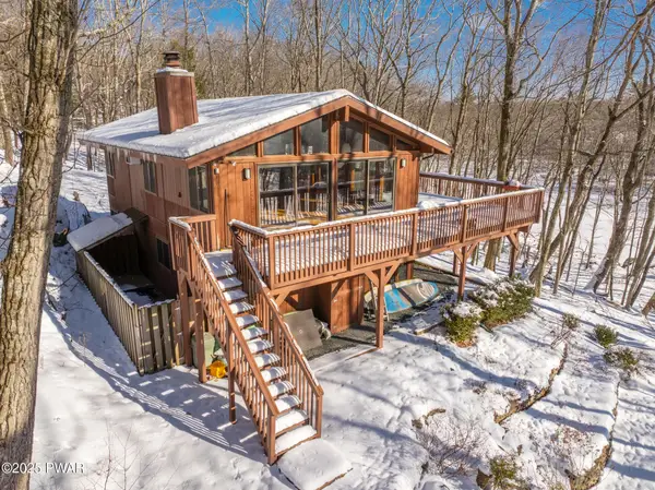 801 Saddlebrook Spur, Hawley, PA 18428