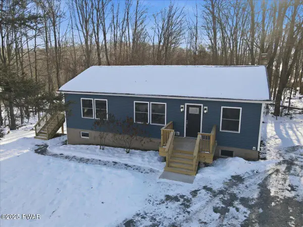 10 Swingle Road, Moscow, PA 18444