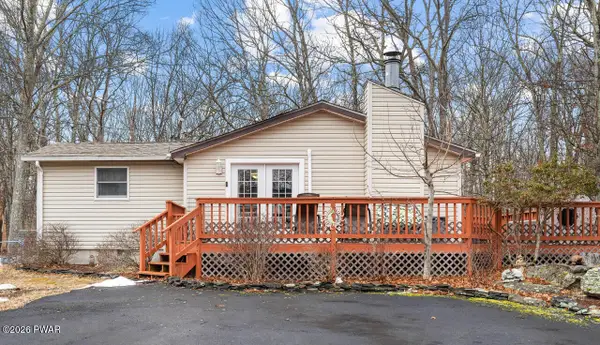 1030 Bear Drive, Bushkill, PA 18324