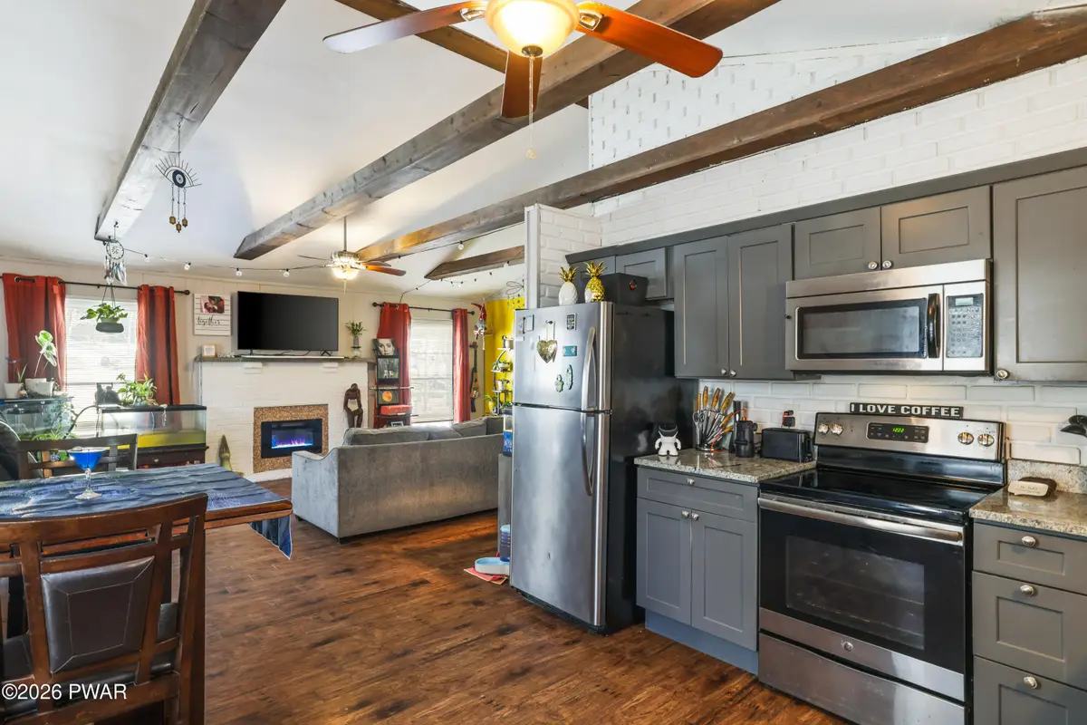 109 Stuart Place, Bushkill, PA 18324 - #1