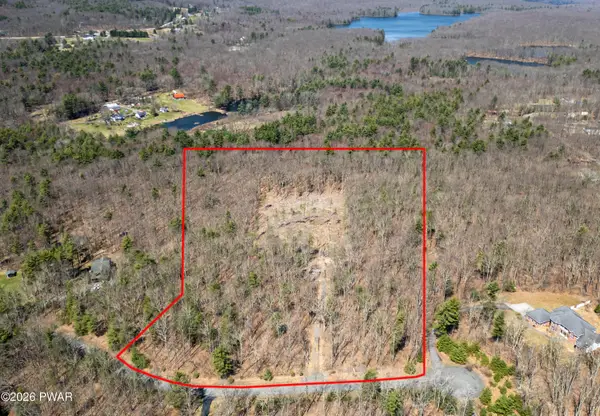 2 Beverly Drive, Lakeville, PA 18438