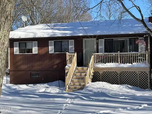 154 Roundhill Rd Road, Dingmans Ferry, PA 18328