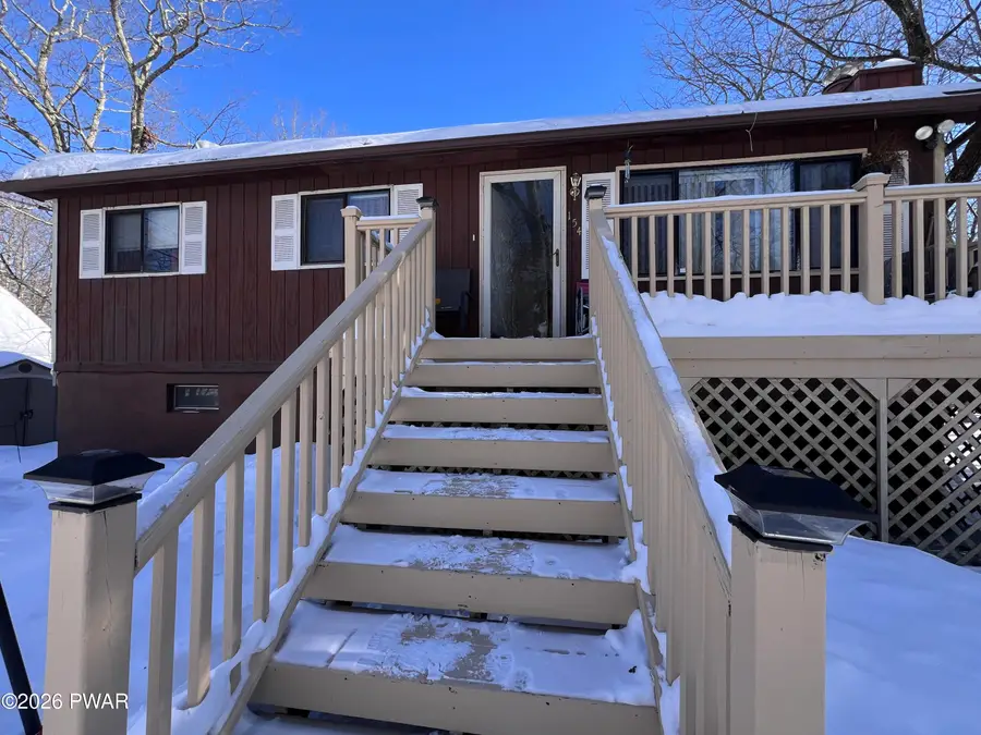 154 Roundhill Rd Road, Dingmans Ferry, PA 18328 - #2