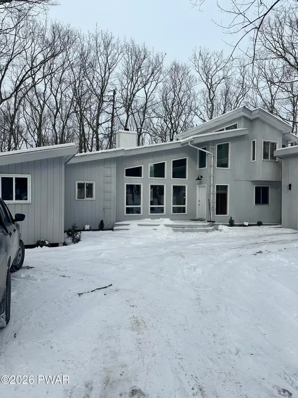 108 Hickory Lane, Lords Valley, PA 18428