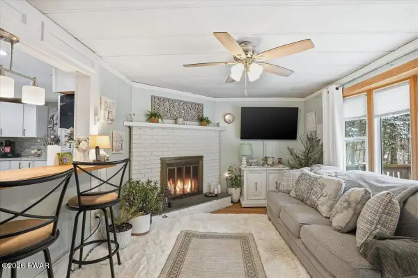 202 Fox Road, Dingmans Ferry, PA 18328