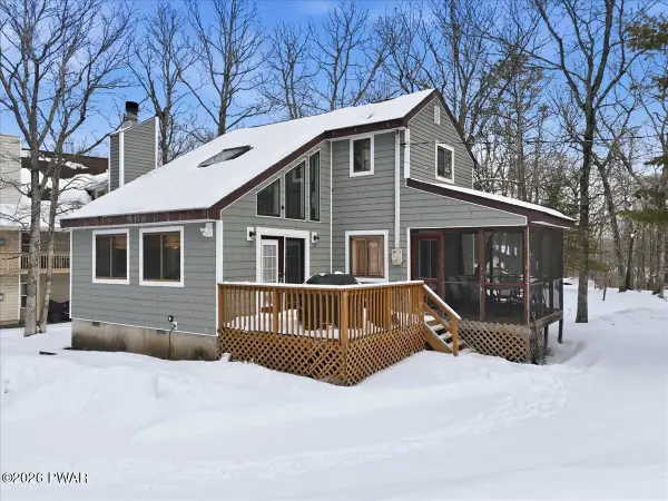 215 Tanager Road, Lackawaxen, PA 18435