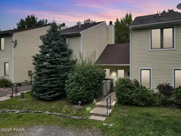 102 Crestview Drive, Hawley, PA 18428