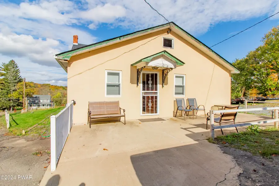 69 E Sterling Road, Newfoundland, PA 18445 - #2