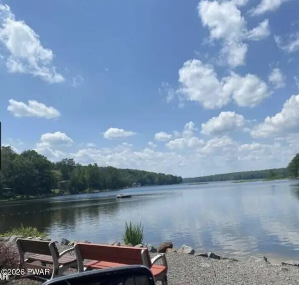 6 Briar Circle, Hawley, PA 18428