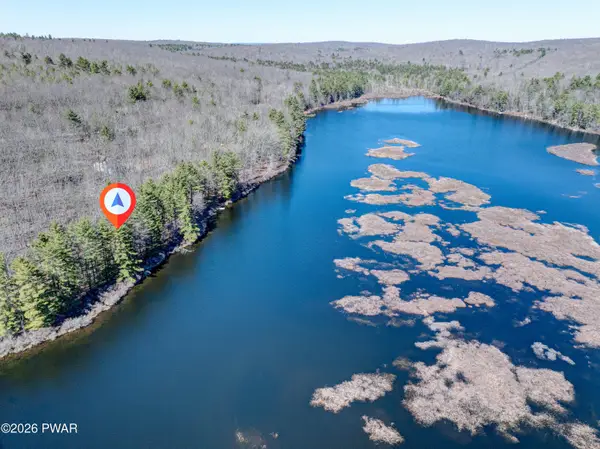 727 Tink Wig Drive, Hawley, PA 18428