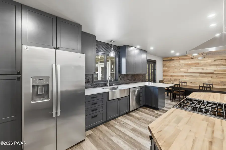 906 Avenue I, Matamoras, PA 18336 - #2