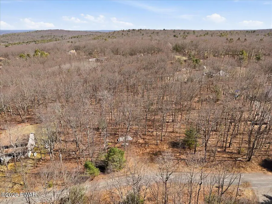 135 Hedgehollow Court, Greeley, PA 18425 - #3