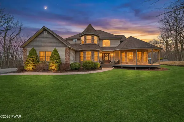 1114 Dewberry Drive, Hawley, PA 18428