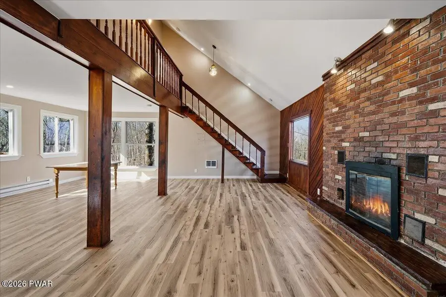 211 Geese Court, Bushkill, PA 18324 - #3