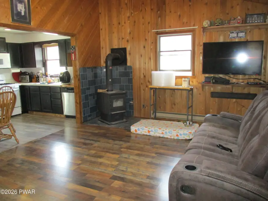 571 Mallard Lane, Bushkill, PA 18324 - #2