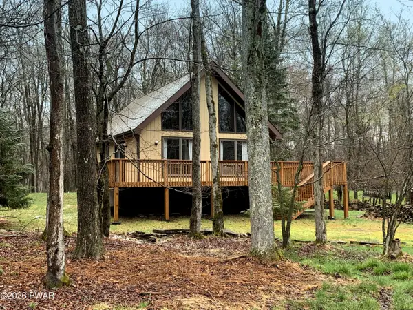 1022 Teakwood Drive, Newfoundland, PA 18445