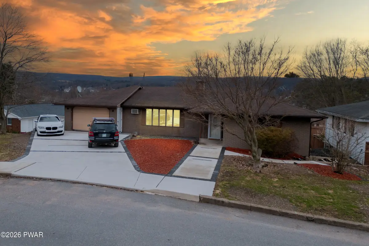 6 Short Street, Carbondale, PA 18407 - #1