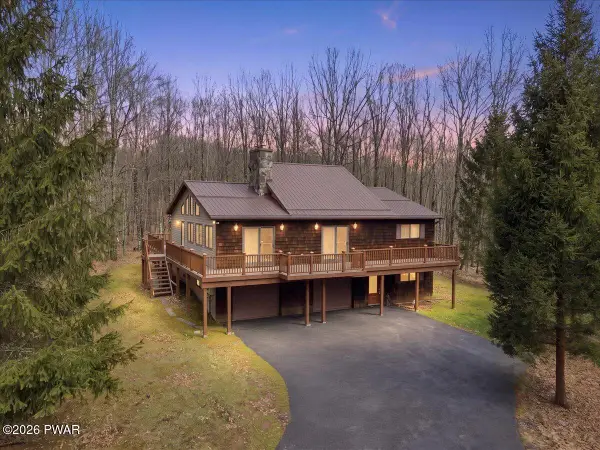 89 Fern Drive, Hawley, PA 18428