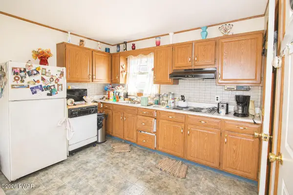 1331 Crosstown Highway, Lakewood, PA 18439