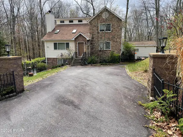 154 Forest Ridge Drive, Hawley, PA 18428