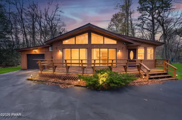 104 Hillcrest Drive, Hawley, PA 18428