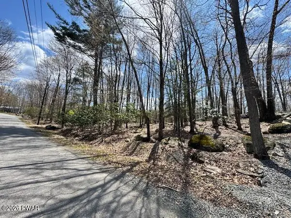 Butternut Lane, Greentown, PA 18426