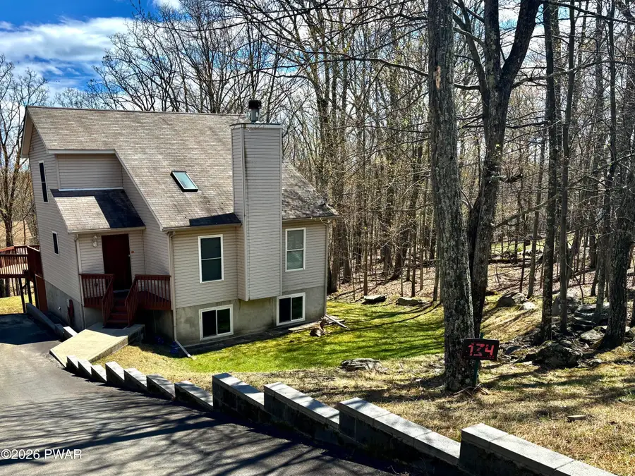 134 Westwood Drive, Dingmans Ferry, PA 18328 - #2