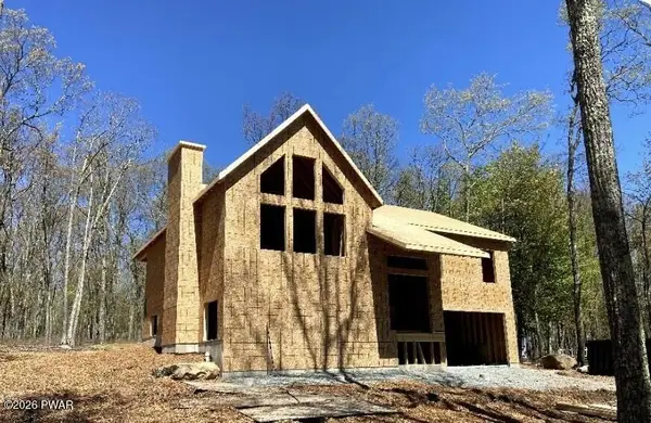 215 Cottonwood Drive, Hawley, PA 18428