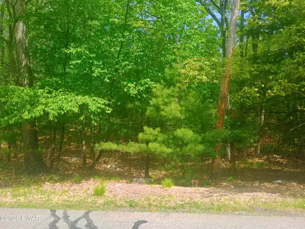 Oak Ridge Drive, Milford, PA 18337