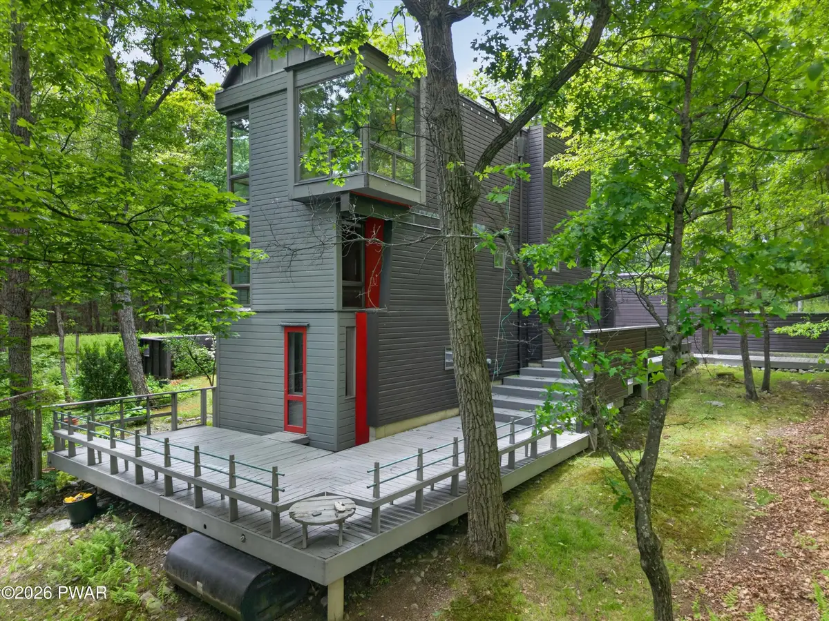 220 Kinsale Lane, Dingmans Ferry, PA 18328 - #1