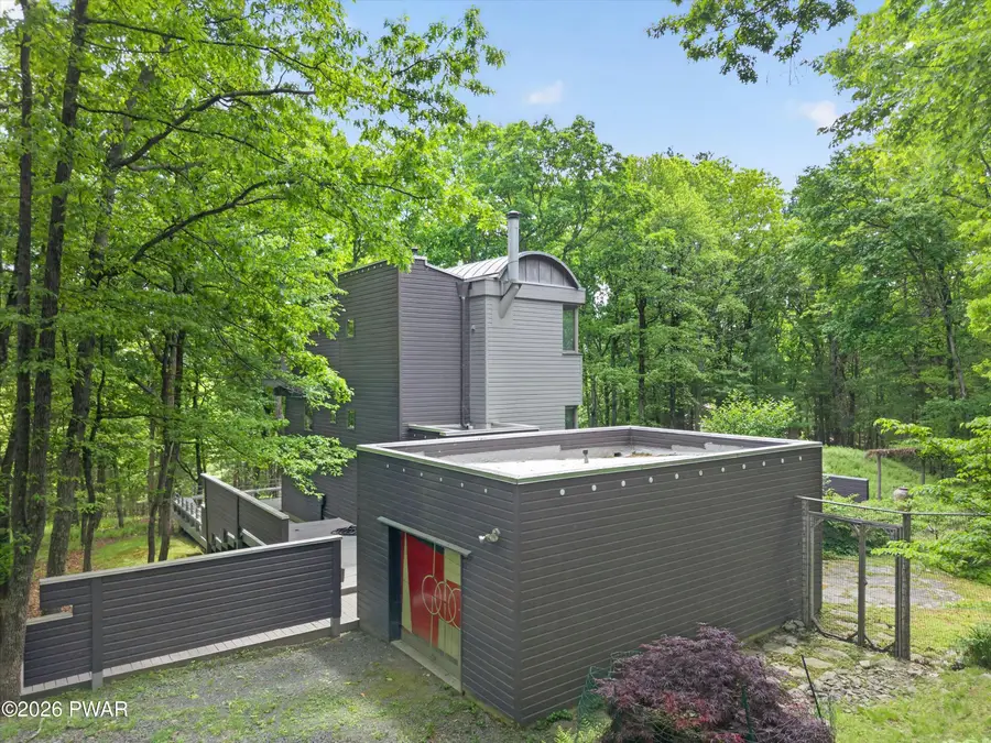 220 Kinsale Lane, Dingmans Ferry, PA 18328 - #2
