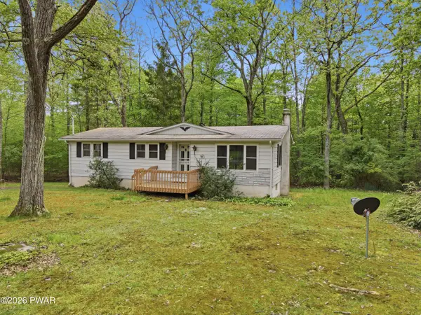 277 Mozzette Road, Canadensis, PA 18325