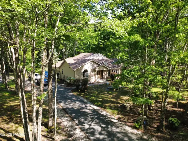 802 Paddock, Lords Valley, PA 18428
