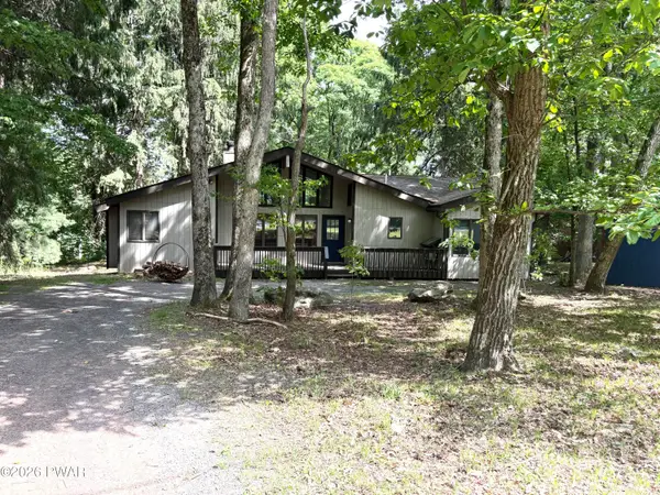 213 Hillside Drive, Hawley, PA 18428
