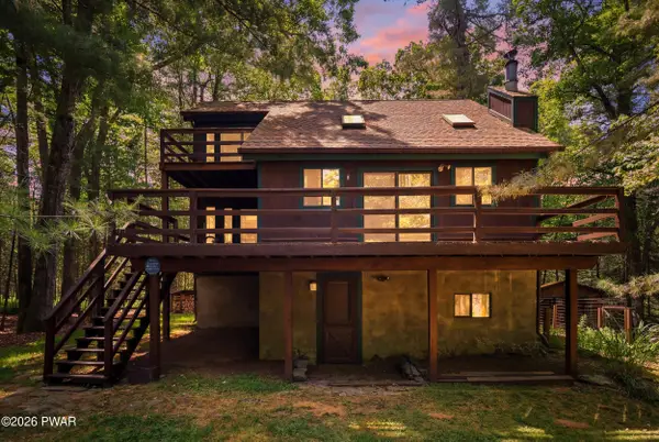 101 Hemlock Point Court, Hawley, PA 18428