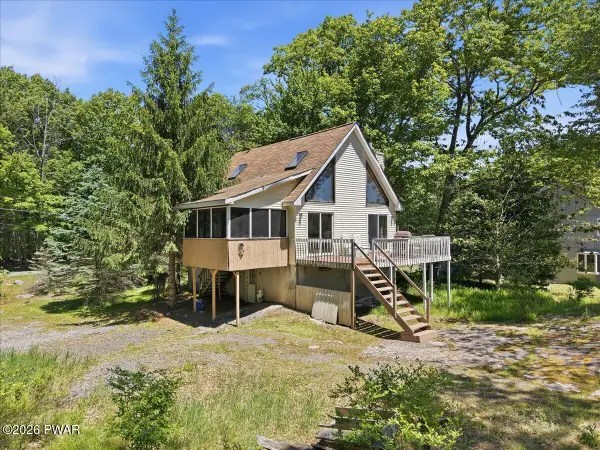 129 Cherry Point Circle, Canadensis, PA 18325
