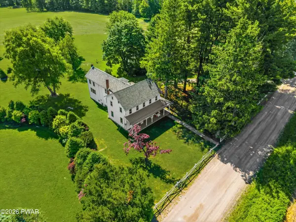 127 Valleyview Road, Greentown, PA 18426
