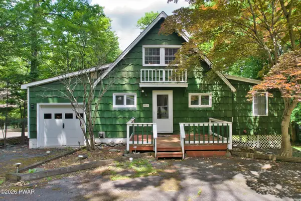 153 Mountain Lake Drive, Dingmans Ferry, PA 18328