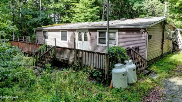 119 Galahad Road, Greeley, PA 18425