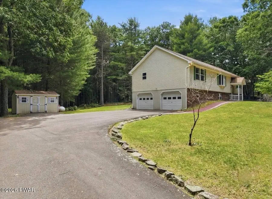 18 Holiday Drive, Hawley, PA 18428 - #3