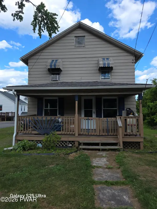 142 Center Street, Waymart, PA 18472