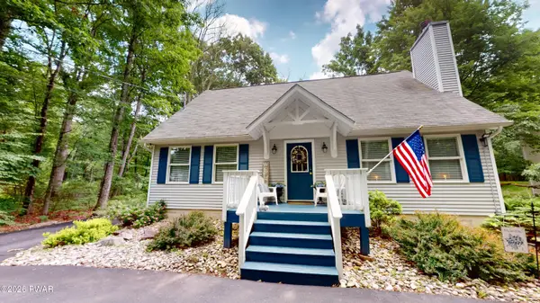 117 Lone Pine Bay, Lords Valley, PA 18428