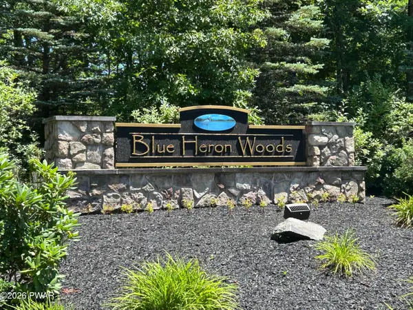 72 Blue Heron Way, Hawley, PA 18428
