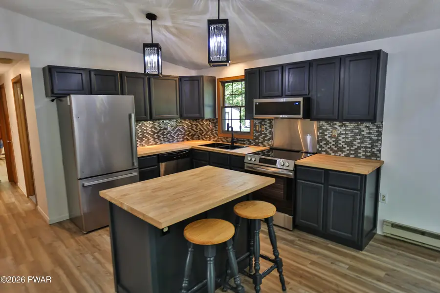 111 Ledge View Drive, Hawley, PA 18428 - #3
